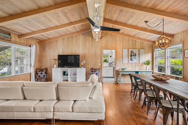 15 N Swinton Circle, Delray Beach, FL 33444