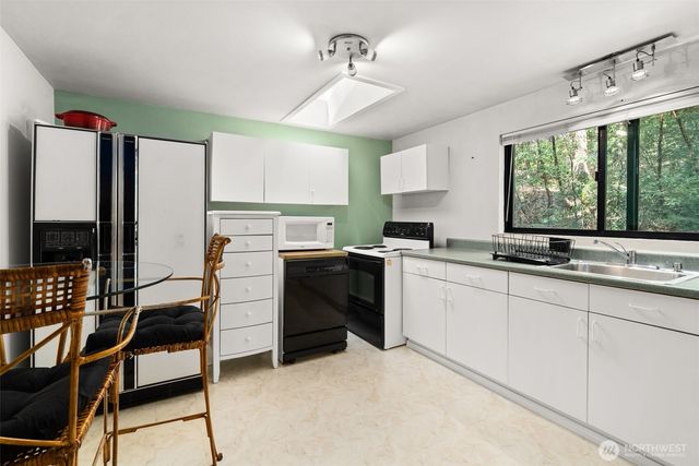 1721 Summit Lake Shore Road NW, Olympia, WA 98502