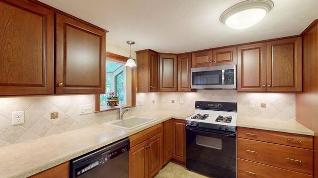 60 Old Farm Road, Mansfield, MA 02048