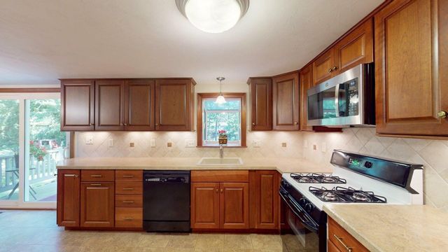 60 Old Farm Road, Mansfield, MA 02048
