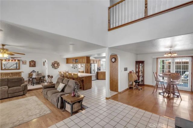 11631 Whitehaven, Oak Hills, CA 92344