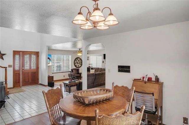 11631 Whitehaven, Oak Hills, CA 92344