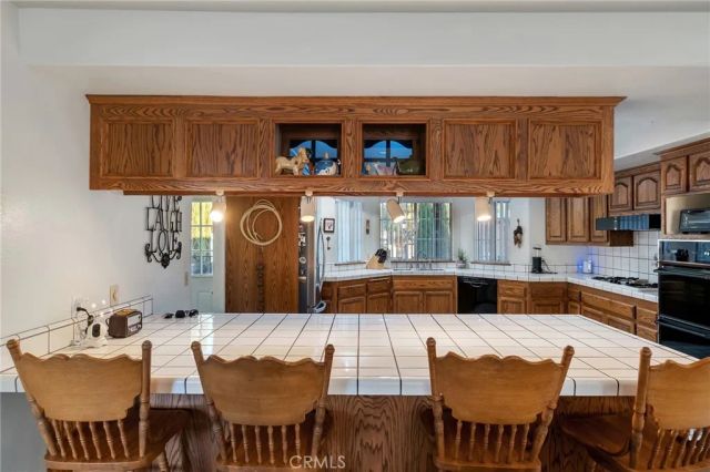 11631 Whitehaven, Oak Hills, CA 92344
