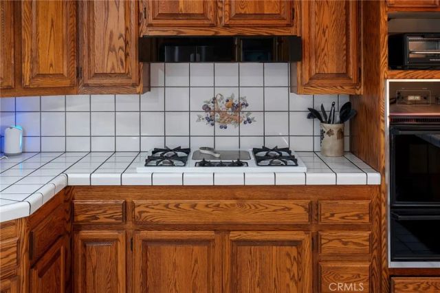 11631 Whitehaven, Oak Hills, CA 92344