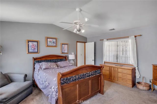 11631 Whitehaven, Oak Hills, CA 92344