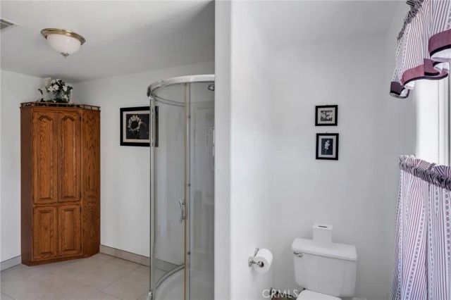 11631 Whitehaven, Oak Hills, CA 92344