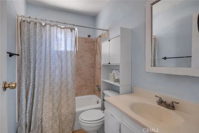 11631 Whitehaven, Oak Hills, CA 92344