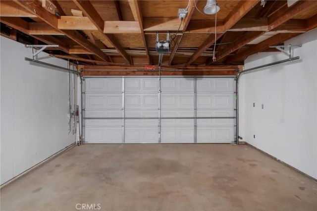 11631 Whitehaven, Oak Hills, CA 92344