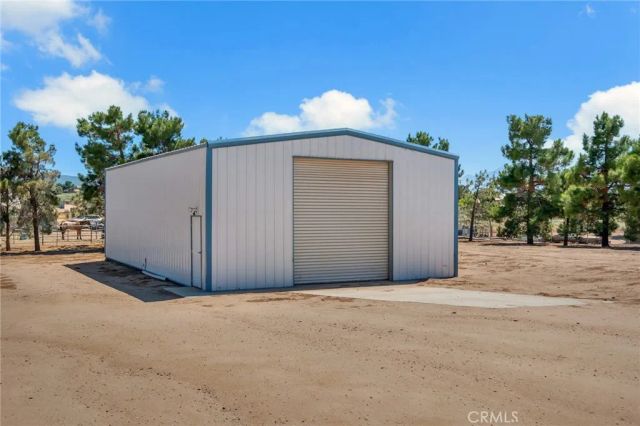 11631 Whitehaven, Oak Hills, CA 92344