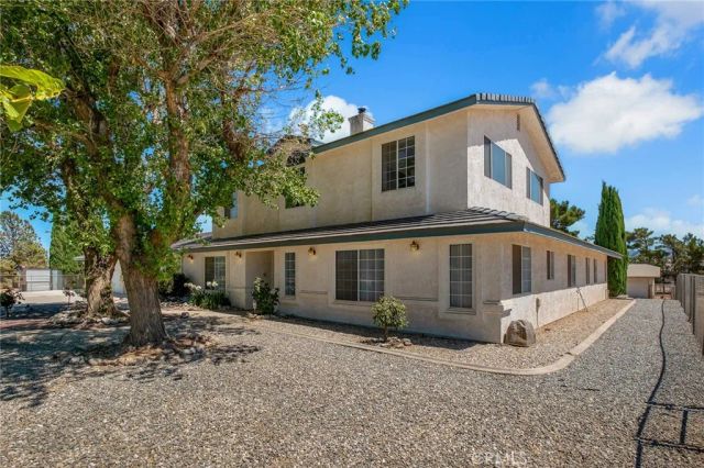 11631 Whitehaven, Oak Hills, CA 92344