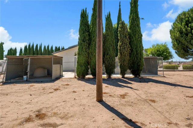 11631 Whitehaven, Oak Hills, CA 92344