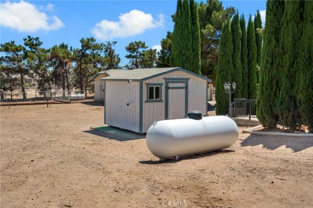 11631 Whitehaven, Oak Hills, CA 92344