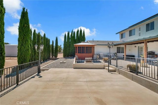 11631 Whitehaven, Oak Hills, CA 92344