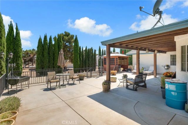 11631 Whitehaven, Oak Hills, CA 92344