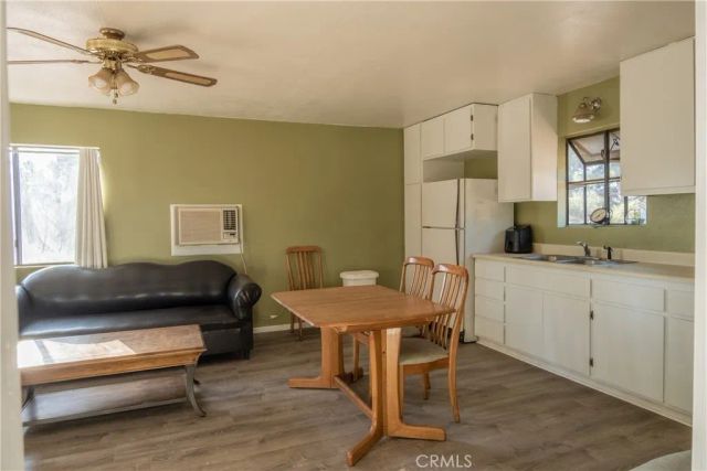 11631 Whitehaven, Oak Hills, CA 92344