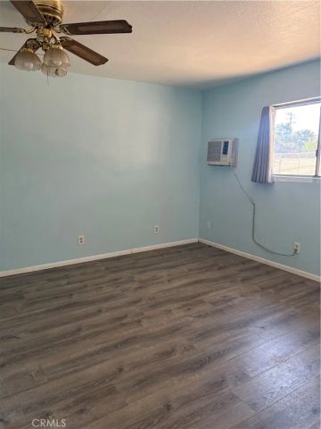 11631 Whitehaven, Oak Hills, CA 92344