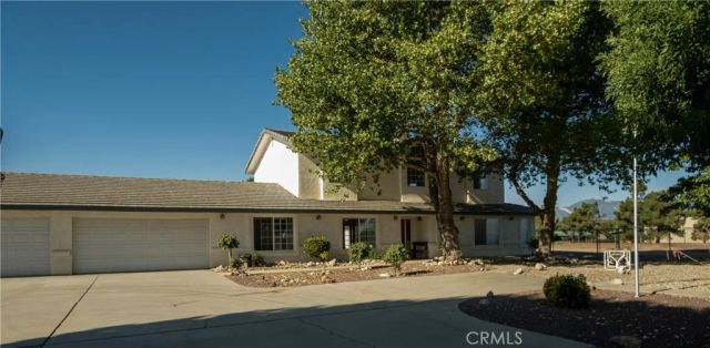 11631 Whitehaven, Oak Hills, CA 92344