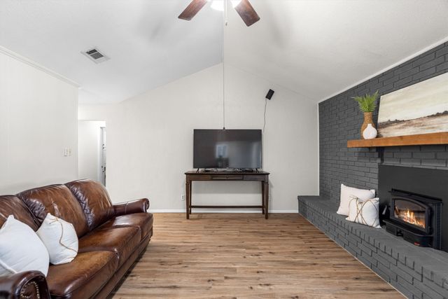 125 W 5th Street, Krum, TX 76249