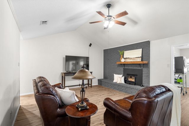 125 W 5th Street, Krum, TX 76249