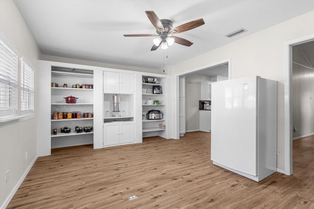 125 W 5th Street, Krum, TX 76249