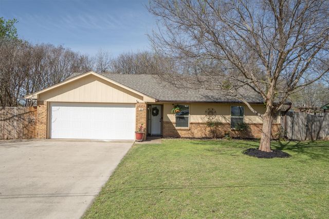 125 W 5th Street, Krum, TX 76249