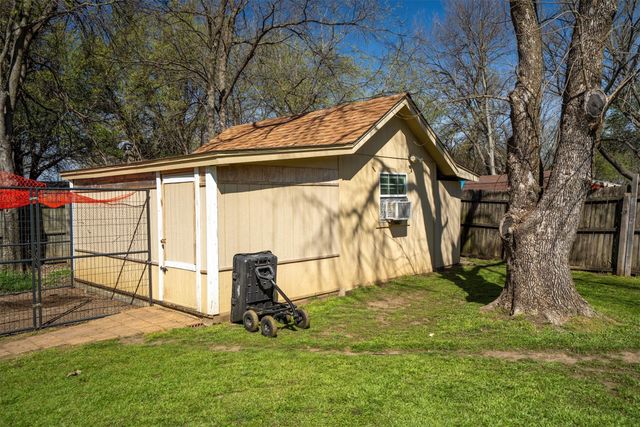 125 W 5th Street, Krum, TX 76249