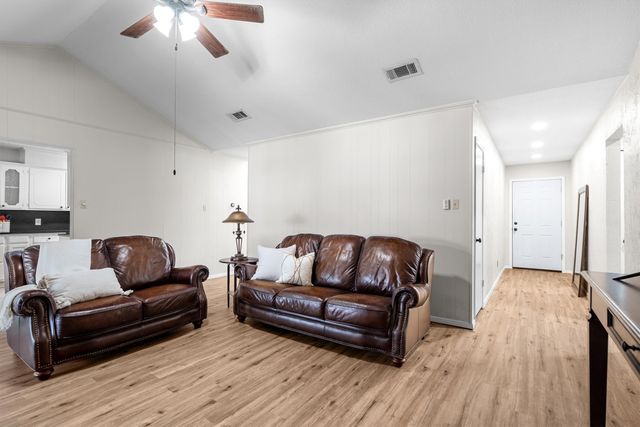 125 W 5th Street, Krum, TX 76249