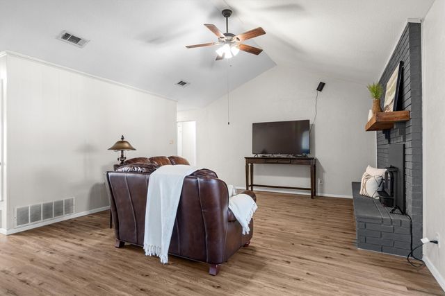 125 W 5th Street, Krum, TX 76249