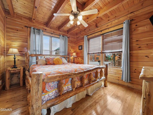 2823 White Oak Ridge Ln, Sevierville, TN 37862