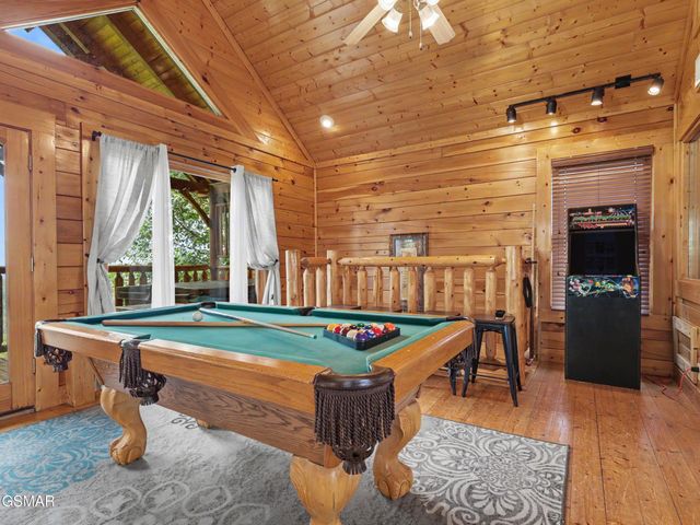2823 White Oak Ridge Ln, Sevierville, TN 37862