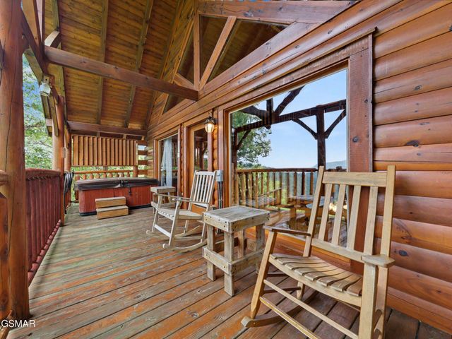 2823 White Oak Ridge Ln, Sevierville, TN 37862