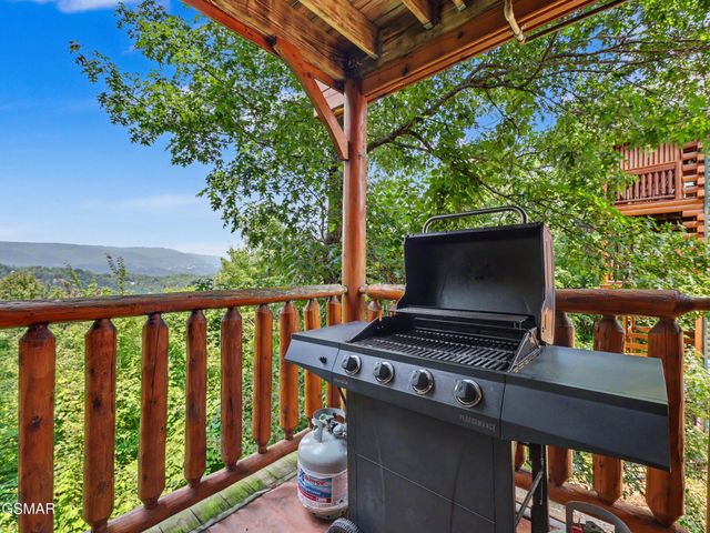 2823 White Oak Ridge Ln, Sevierville, TN 37862