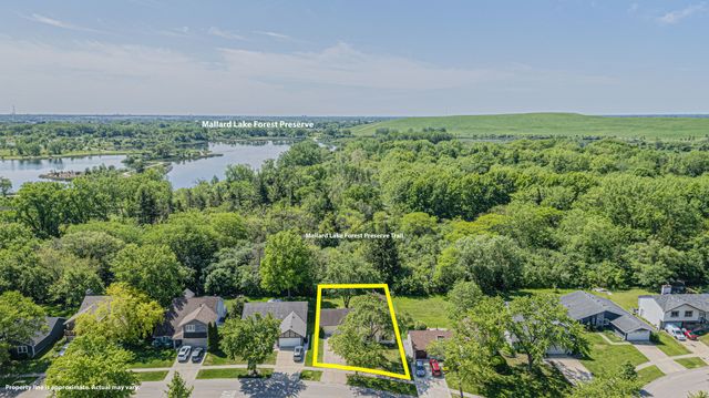 1272 Arlington Drive W, Hanover Park, IL 60133