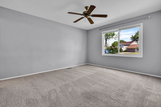 1272 Arlington Drive W, Hanover Park, IL 60133