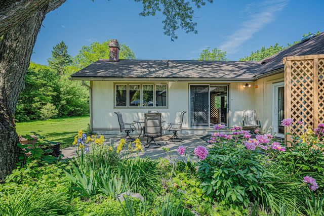1272 Arlington Drive W, Hanover Park, IL 60133