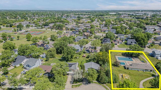 1272 Arlington Drive W, Hanover Park, IL 60133