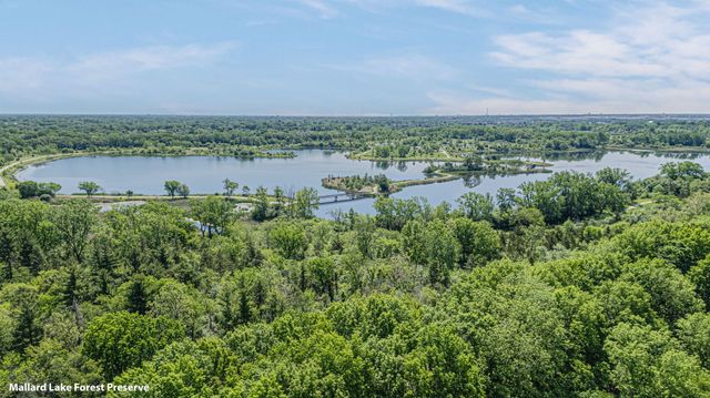 1272 Arlington Drive W, Hanover Park, IL 60133
