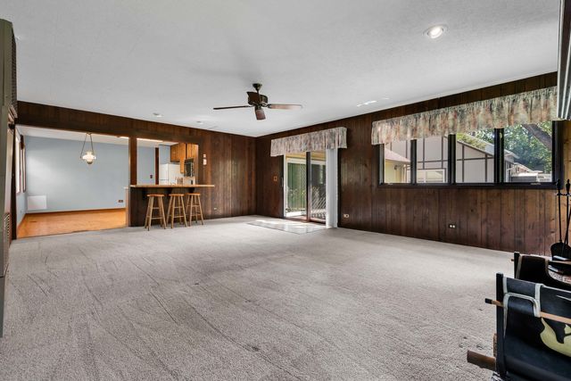 1272 Arlington Drive W, Hanover Park, IL 60133