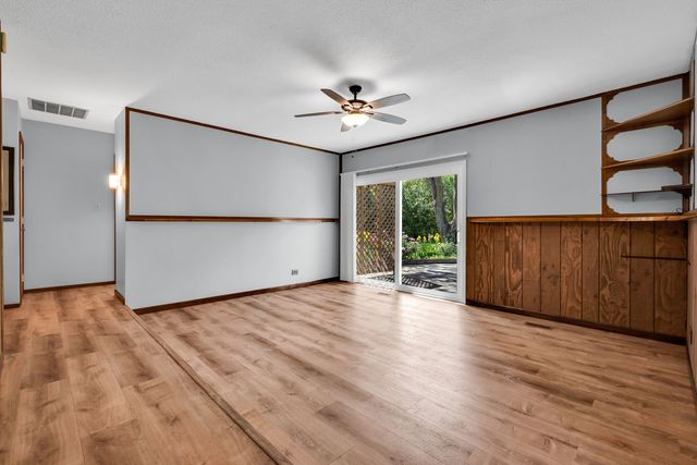 1272 Arlington Drive W, Hanover Park, IL 60133