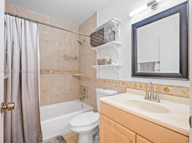 1340 NW 125th Ter, Sunrise, FL 33323