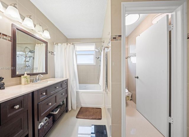 1340 NW 125th Ter, Sunrise, FL 33323