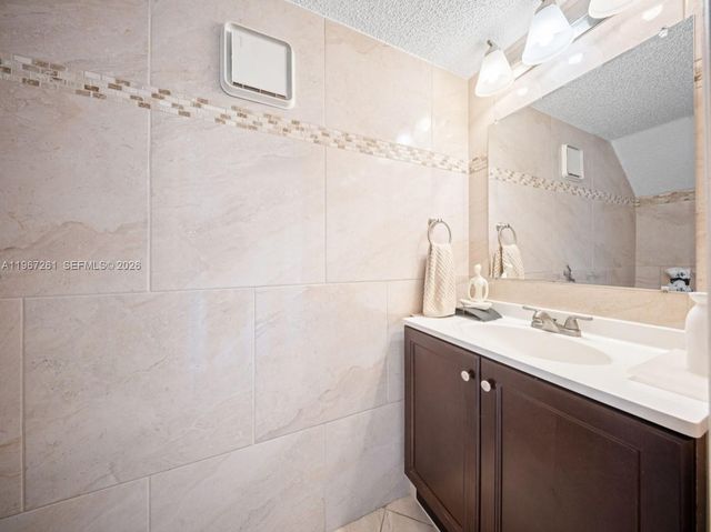 1340 NW 125th Ter, Sunrise, FL 33323