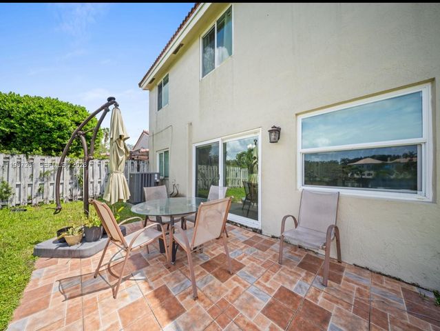 1340 NW 125th Ter, Sunrise, FL 33323