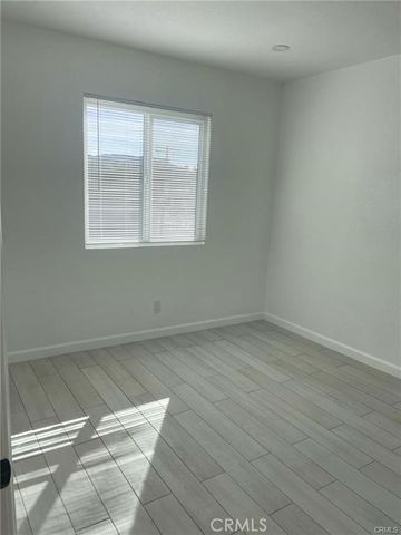 10037 Samoa Avenue 11, Tujunga, CA 91042