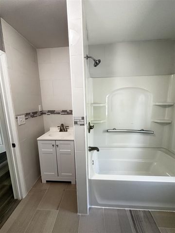 1707 S Burdick Street, Kalamazoo, MI 49001