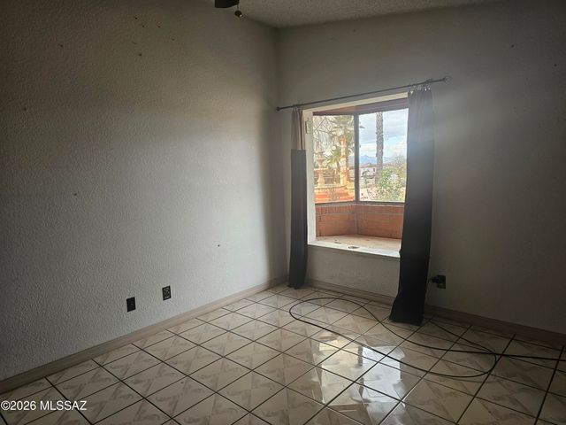 714 E Skyline Drive, Nogales, AZ 85621