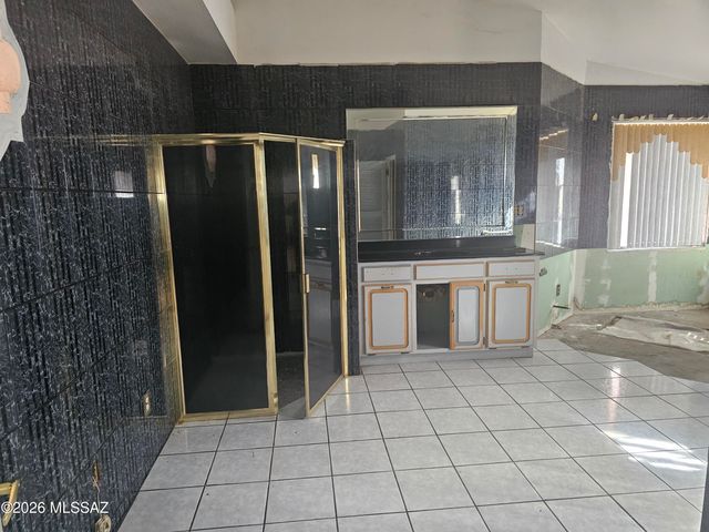 714 E Skyline Drive, Nogales, AZ 85621