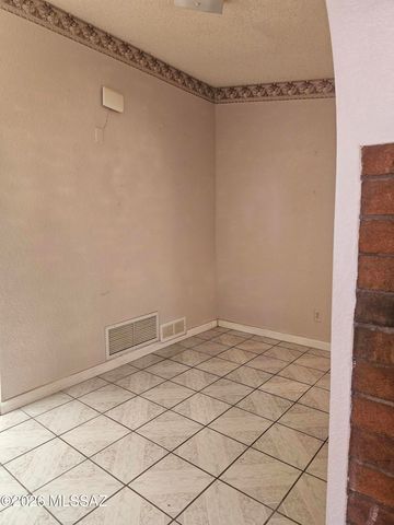 714 E Skyline Drive, Nogales, AZ 85621