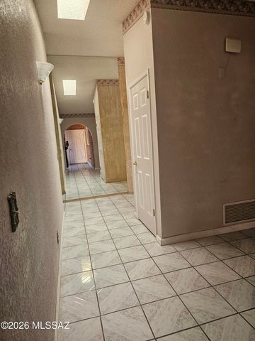 714 E Skyline Drive, Nogales, AZ 85621