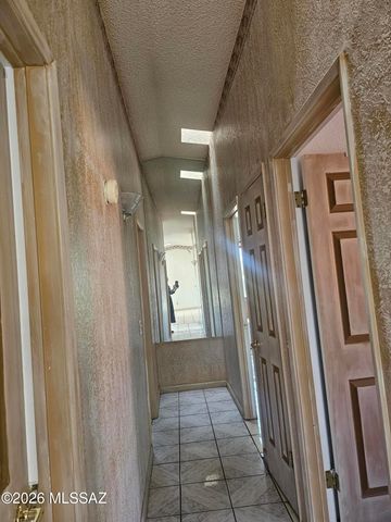 714 E Skyline Drive, Nogales, AZ 85621